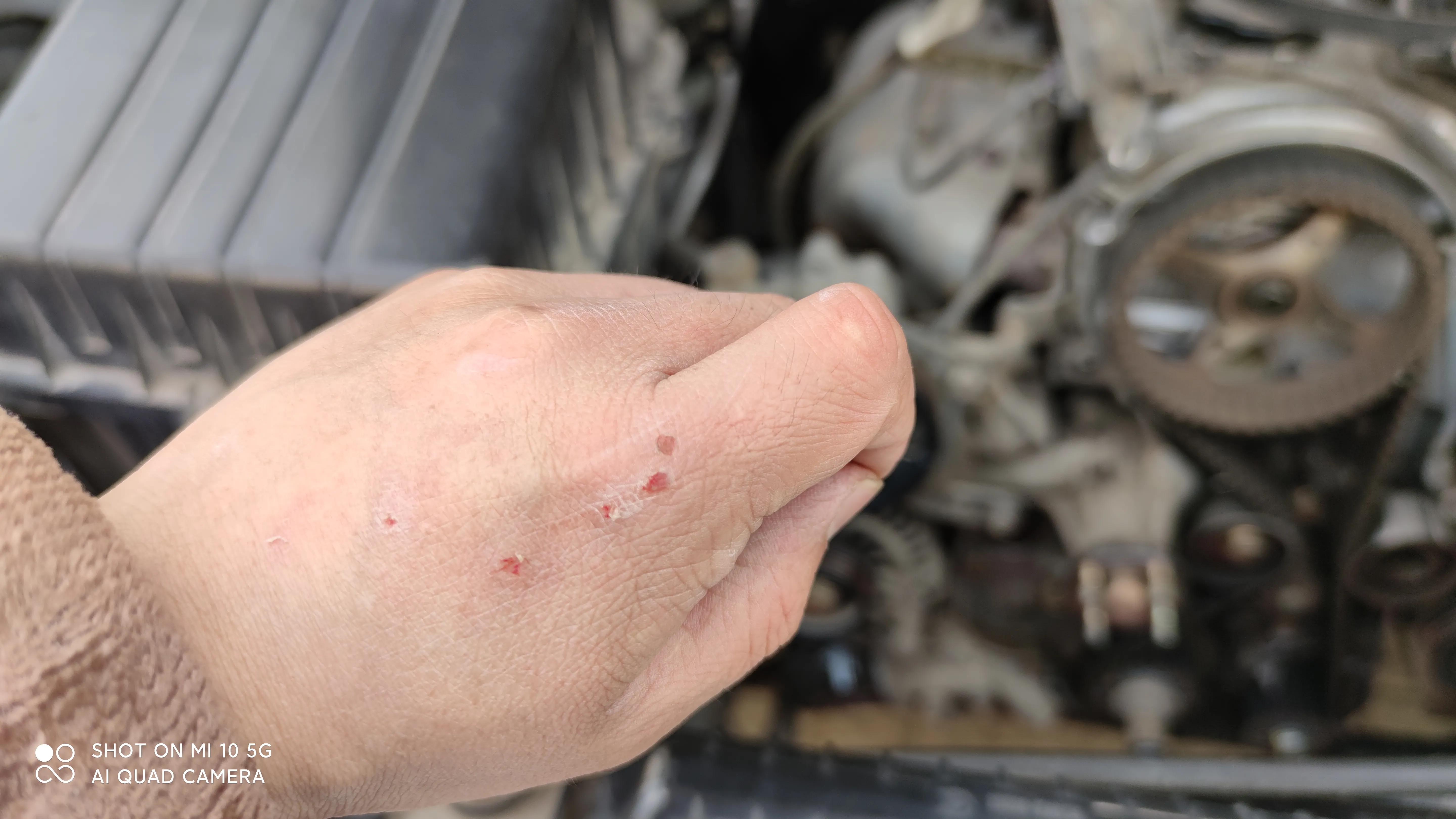 车主壮着豹子胆自己动手更换正时皮带，过程还算顺利