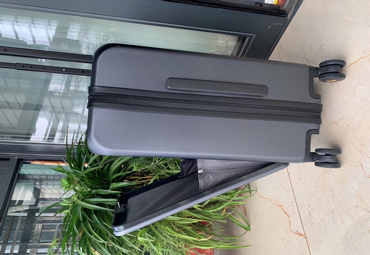 出差好物共享—地平线8号行李箱新玩法