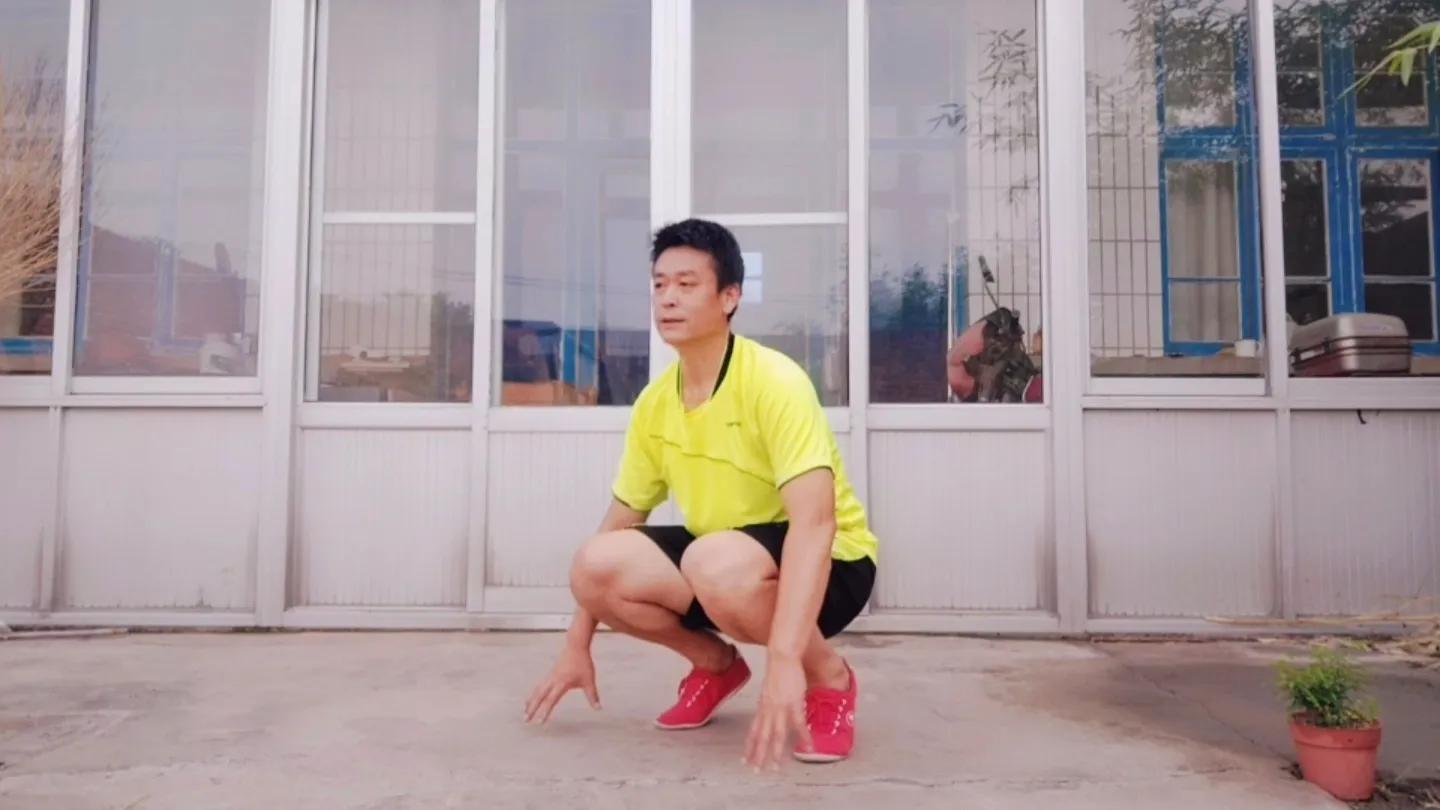 3个办法快速解决深蹲重心不稳，让居家练腿安全、高效，脚丫有用
