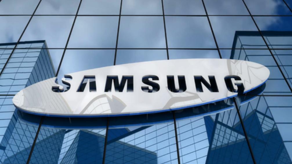 旧旗舰三星S8还值得买吗,入手一个月,冲这块屏幕都值了