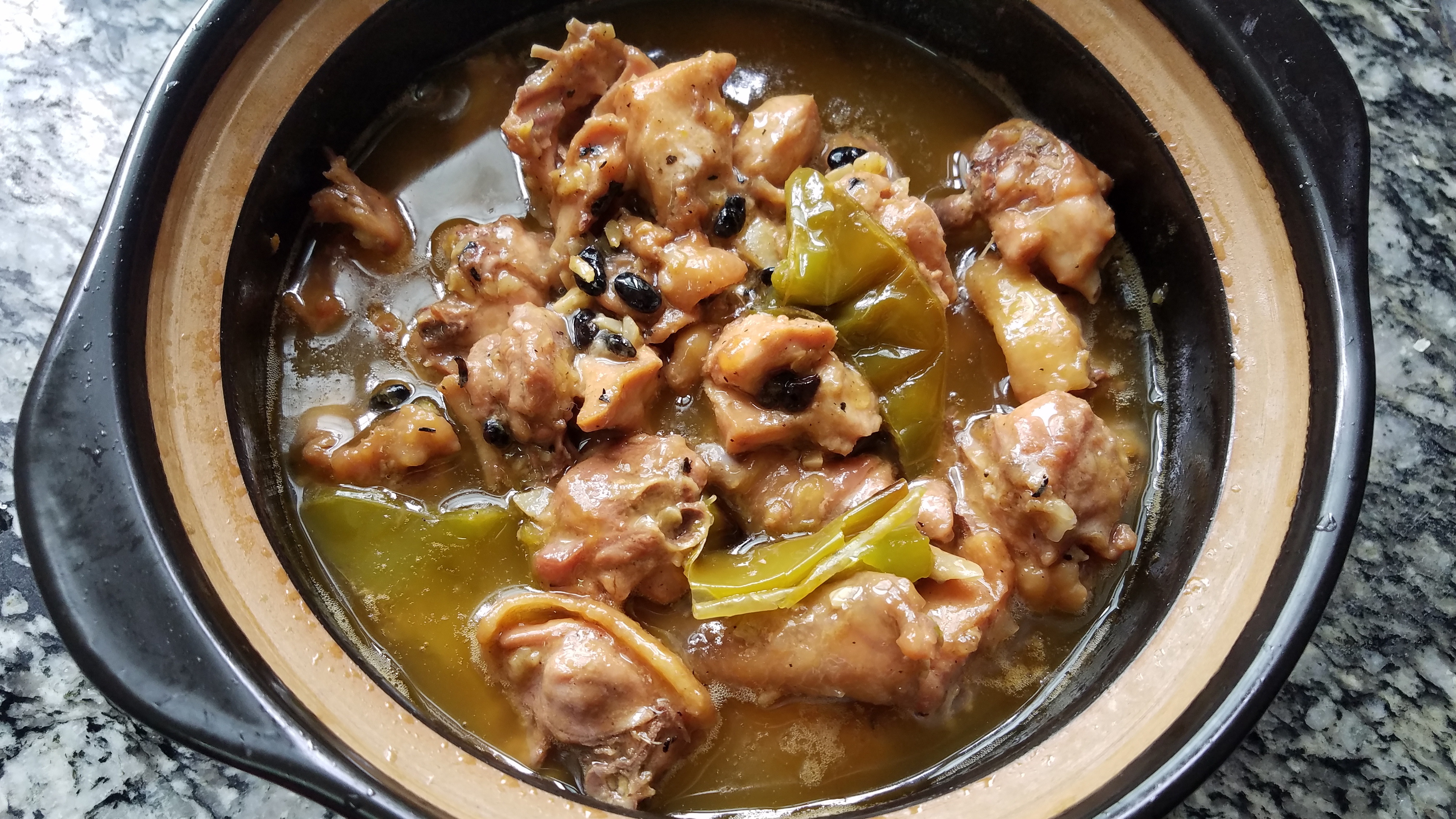 香喷喷的鸡肉煲,鸡肉香嫩的制作方法