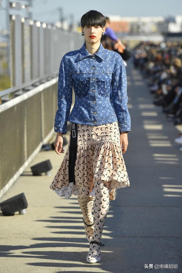 缩口裤怎么搭配高级,宽松裤怎么搭配才好看