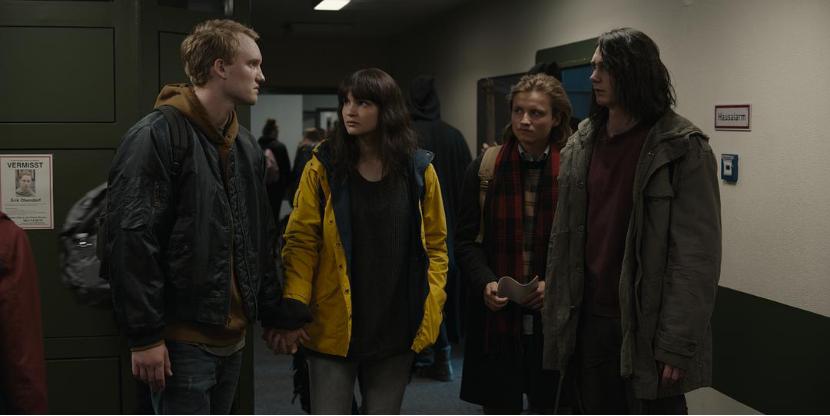 一部关于量子穿越的电影,一部穿越科幻电影