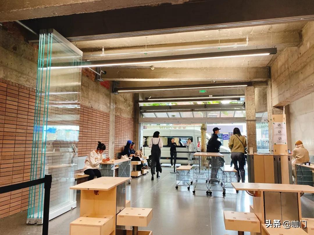 探访三顿半线*体下**验店，它又在上海讲出个咖啡新故事