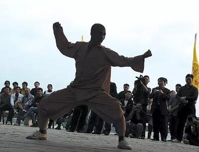 江湖卖药老头绝技,江湖打把式卖艺如何吆喝