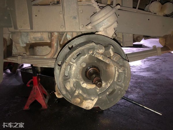 轻卡油刹刹车不灵怎样修理,轻卡四轮保养加换刹车片