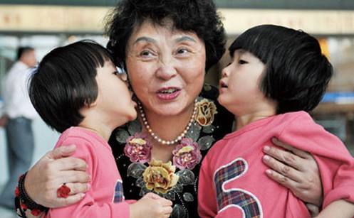 准妈妈怀孕双胞胎,准妈妈怀上罕见五胞胎