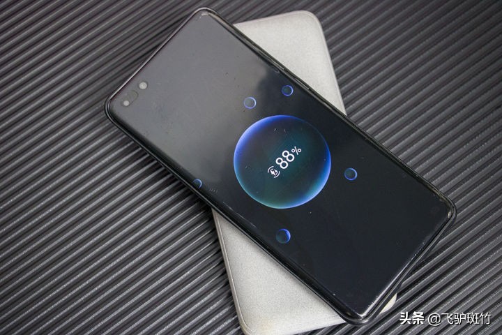 鍗楀崱鏃犵嚎鍏呯數瀹漰ow-1鍜宲ow-2,鍗楀崱magsafe纾佸惛鏃犵嚎鍏呯數瀹漰ow3