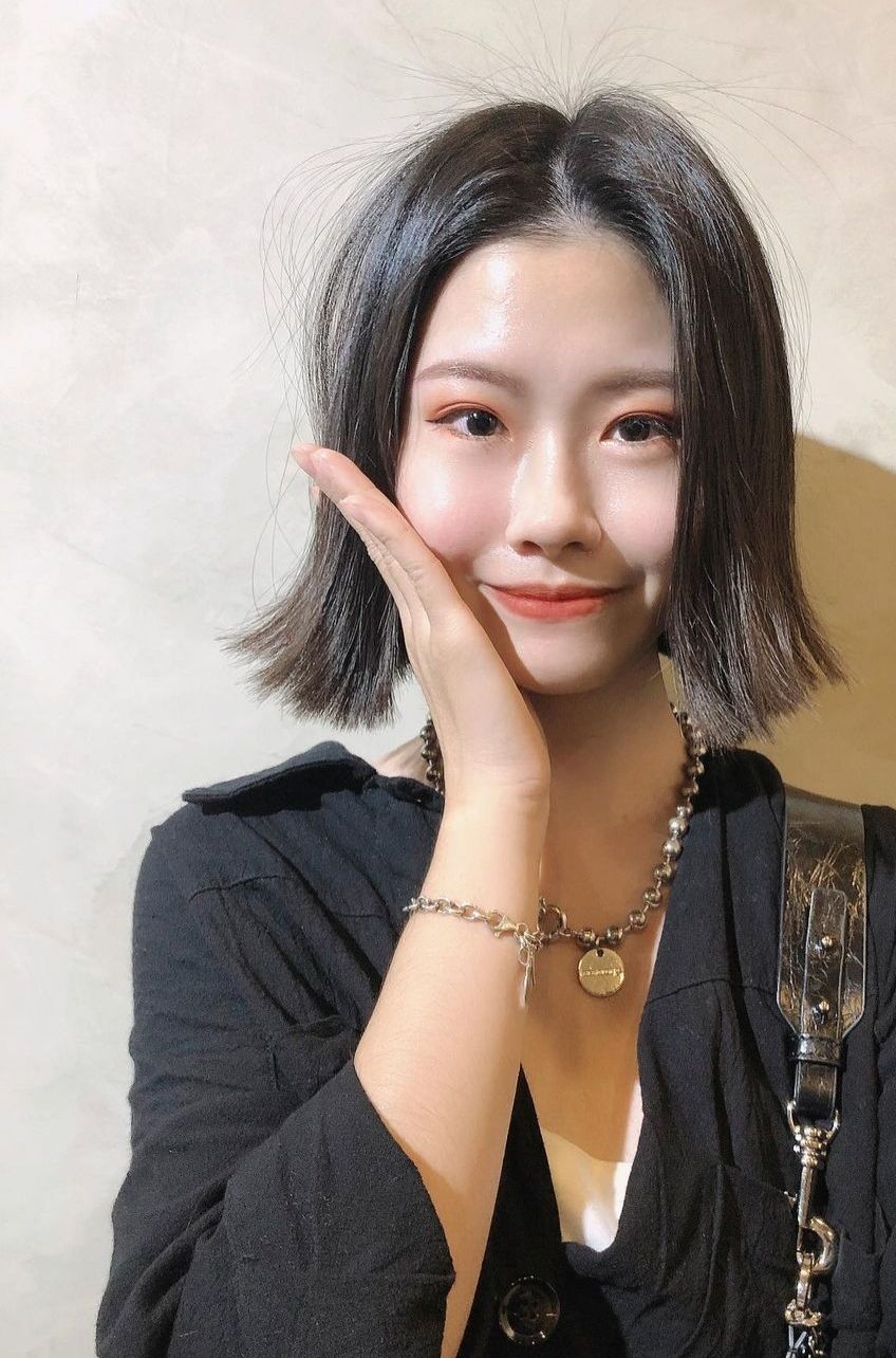 长发请退位，2021年夏天流行直短发，又美又飒成风景，还显脸小