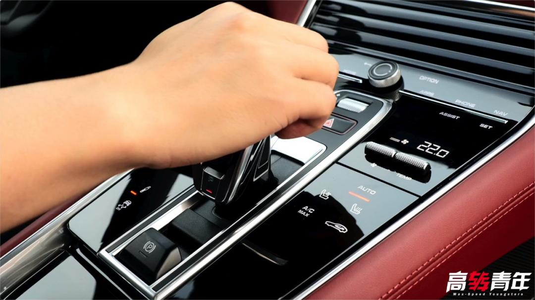 保时捷哪一款车颜值最高适合女性,保时捷里最有气场的车