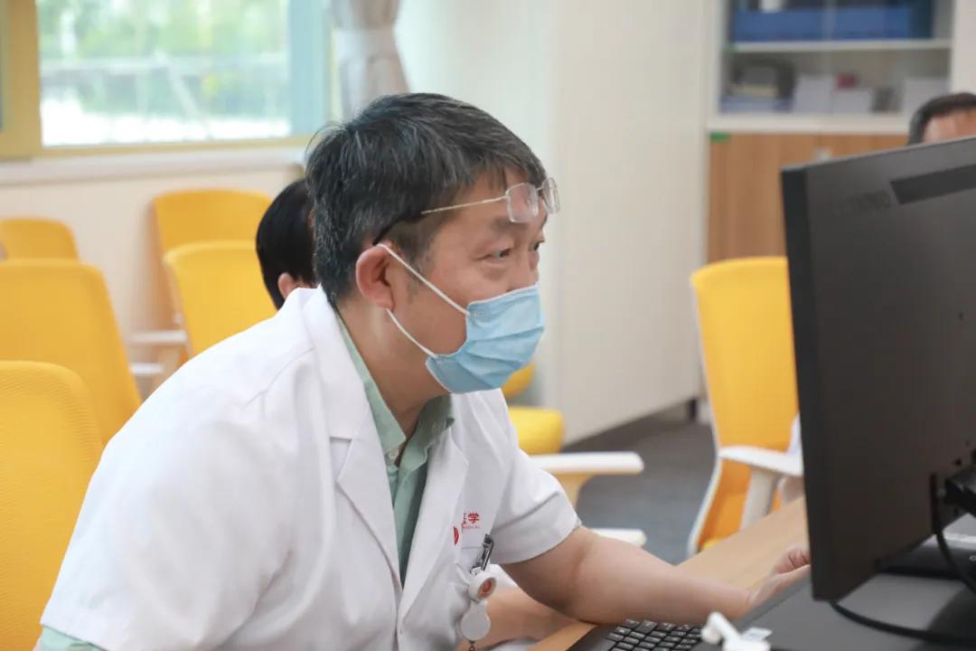 新时代红色军医精神,传承红色军医精神