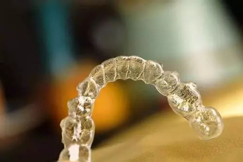 隐形牙套佩戴的注意事项,隐形牙套佩戴注意事项短视频