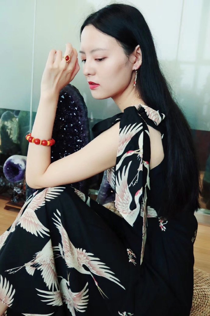 南红玛瑙到底是什么颜色的,南红玛瑙什么颜色的最好