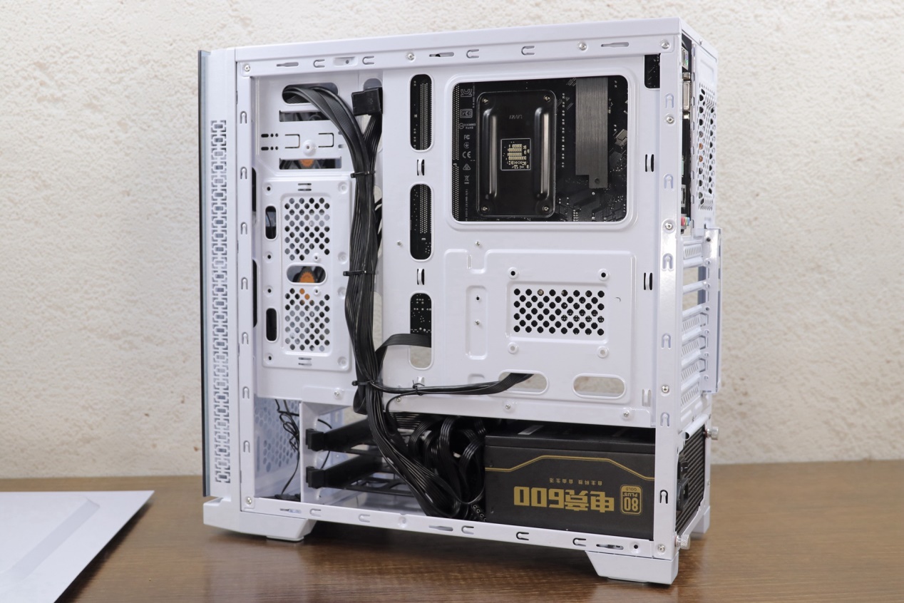 电竞主机3000到4000,aigo电竞700电源怎么拆