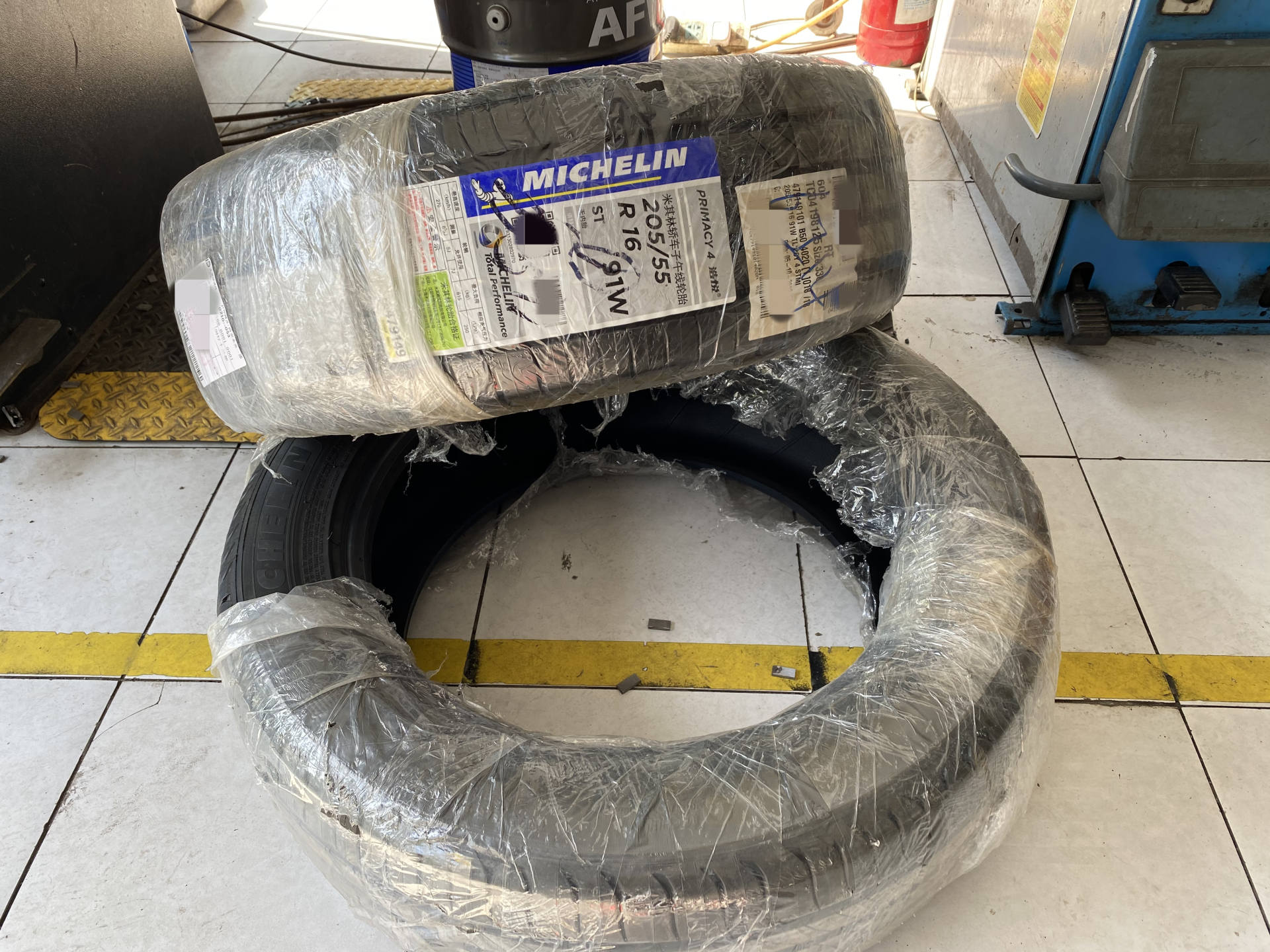 去年换了一条轮胎,今年换去年年底的轮胎