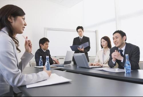 程序员脱离技术失业后是否更难找,程序员35岁以后的出路和前景