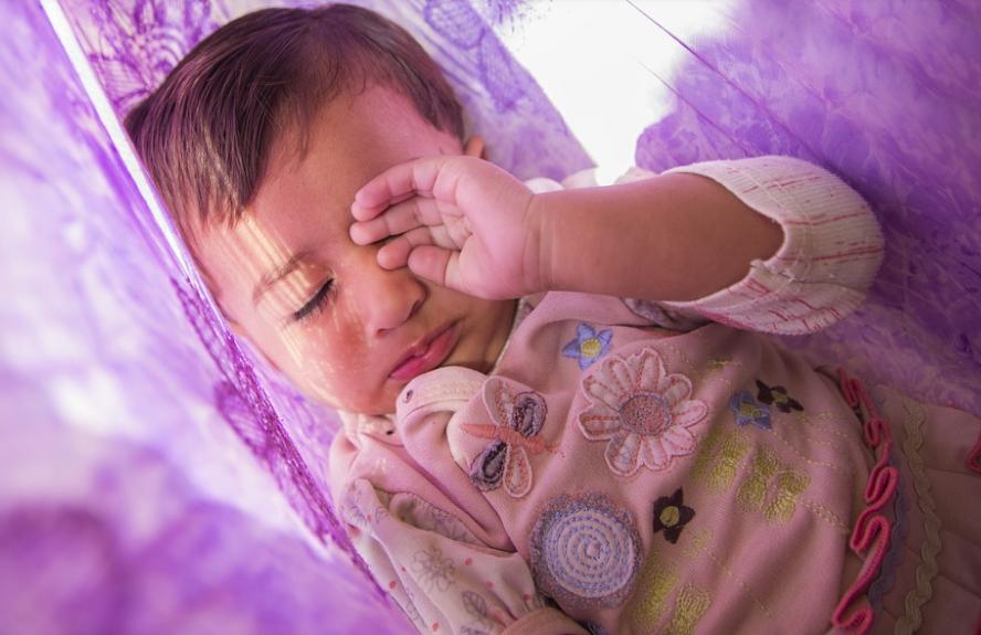 宝宝不爱睡午觉求指点,孩子不愿意午睡家长应如何引导