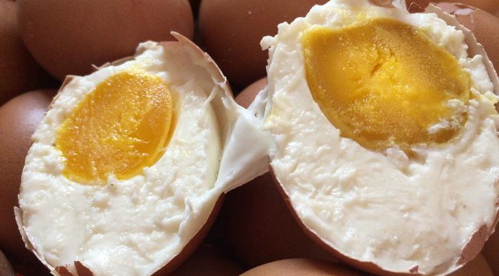 腌的鸡蛋破了水浑了怎么办,腌的鸡蛋炸了是怎么回事