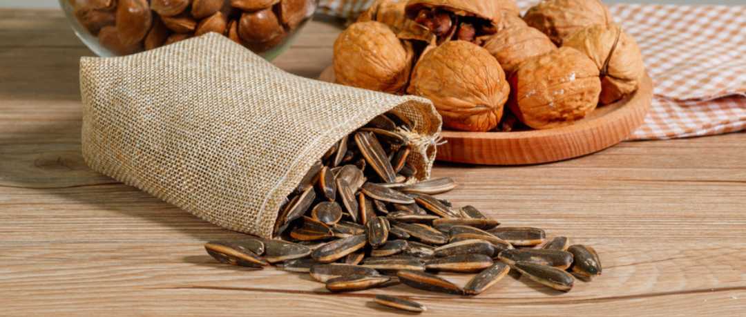 吃瓜子注意什么？专家建议：吃瓜子喝这两种茶，帮你缓解口干上火