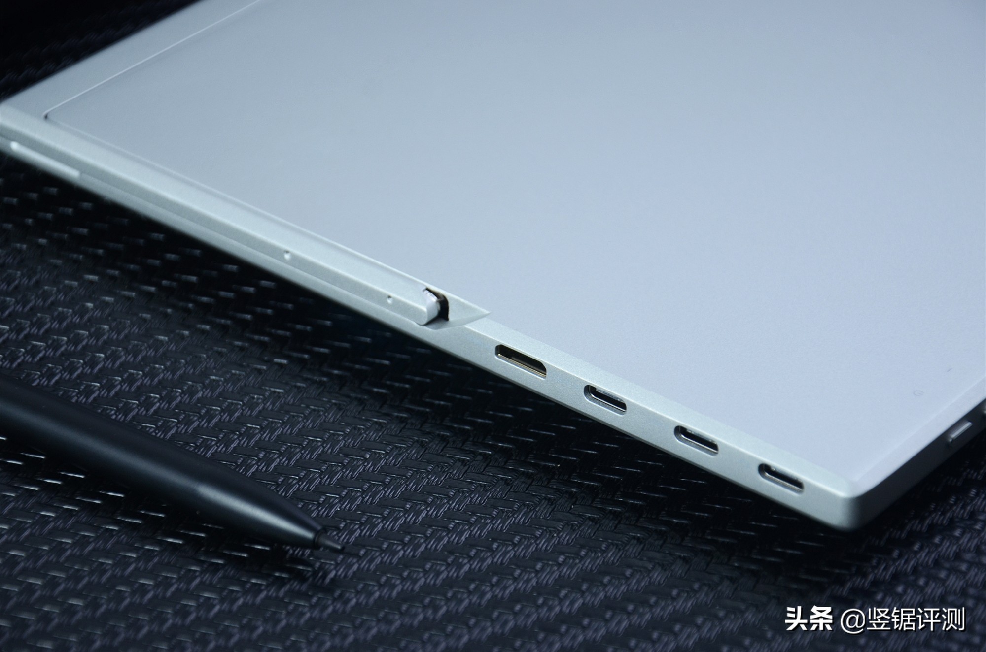 13.3寸1080p和2k,13.3英寸的屏幕搭载2k屏清晰吗