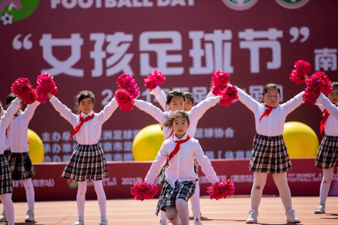 小小女人完整版歌曲,小小女兵视频获奖