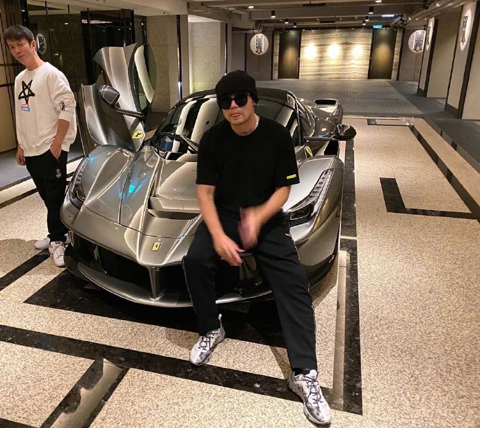 近期nike发售的aj1,迪奥跟nikeaj1