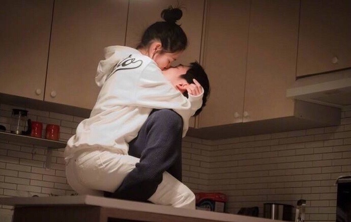 两性健康之口述：姐弟恋，为何男人对姐姐的身体那么迷恋