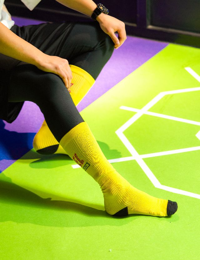 买什么样的足球袜耐穿,足球袜与训练袜的区别