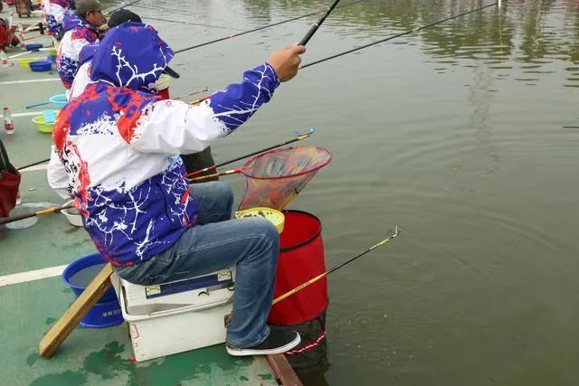 中国钓王邓刚的疯狂人生,中国钓王的疯狂人生