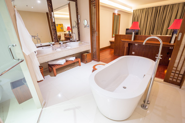 三亚亚龙湾华宇度假酒店在哪个区,亚龙湾华宇度假酒店是几星的