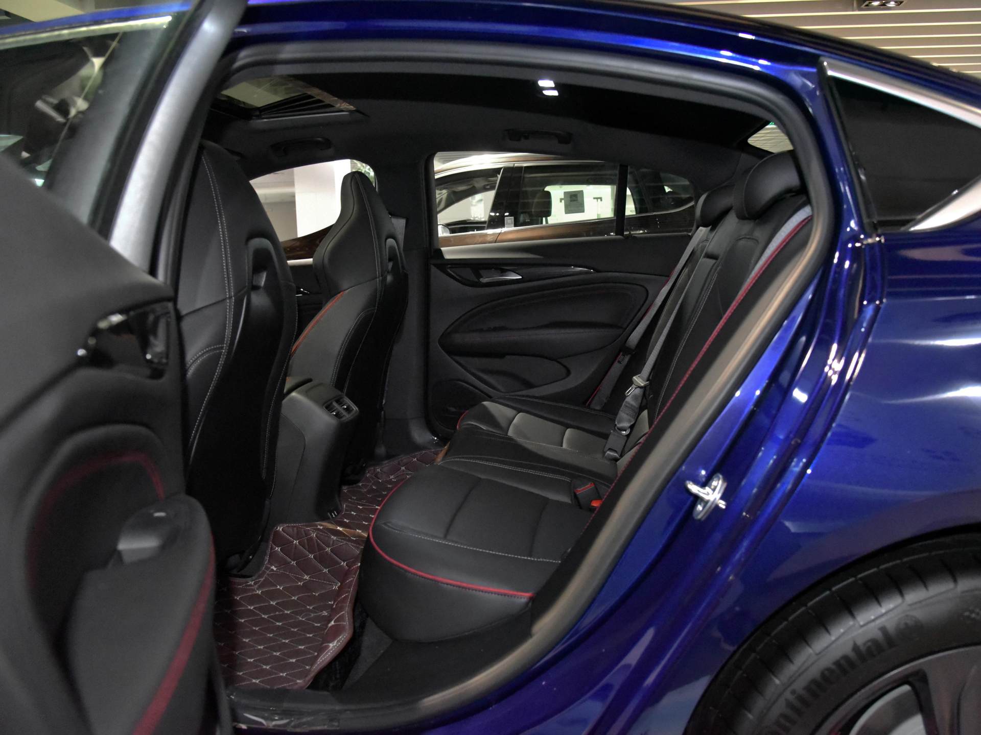 新款君威gs测评,车长超4米