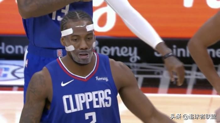 小卡伤了,小卡伦纳德受伤被误伤