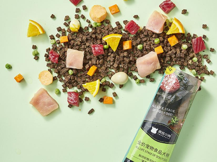 疯狂小狗狗粮旗舰店直播,近期爆火的国货狗粮疯狂小狗