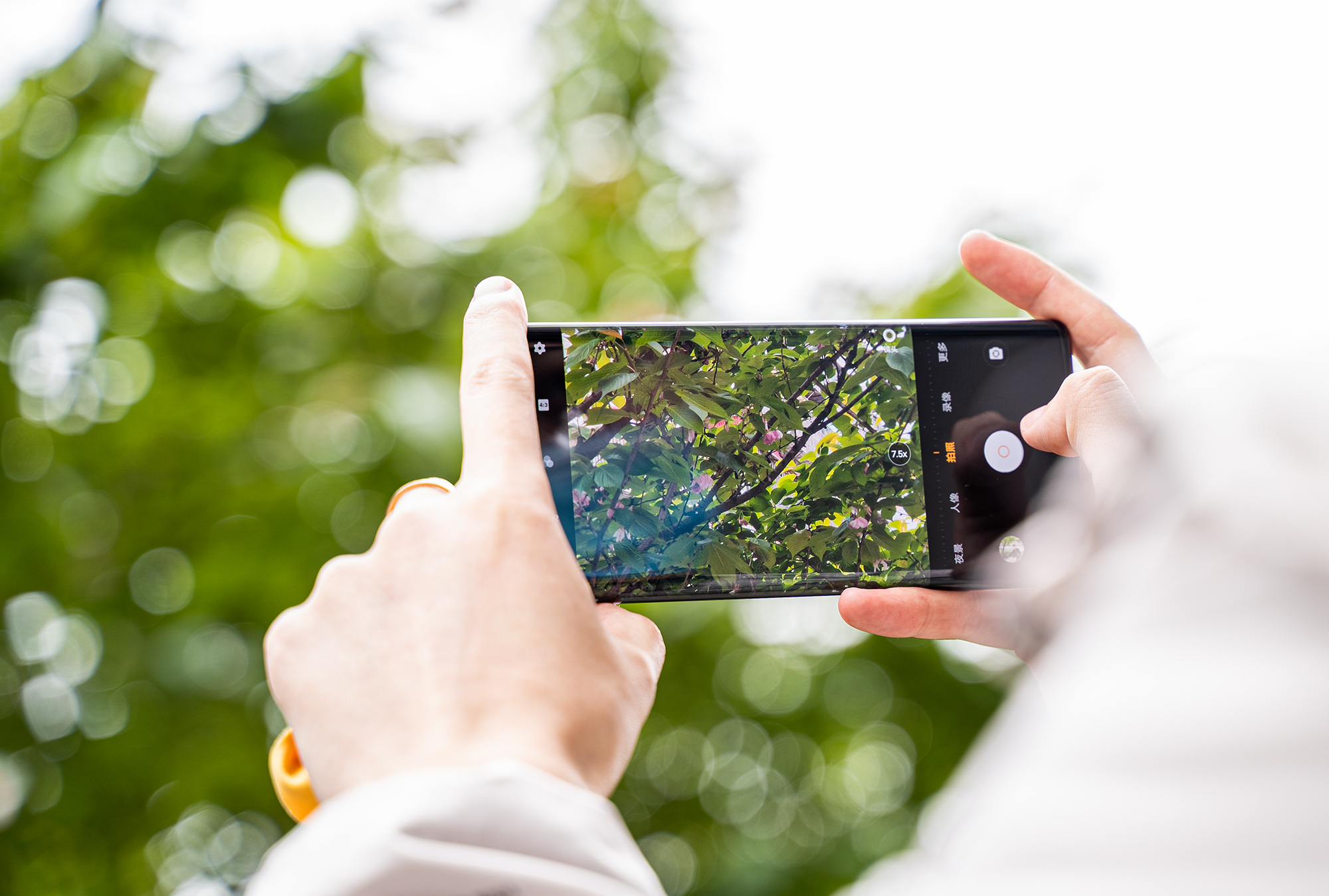 vivonex3搭载骁龙865,vivonex3s瀑布屏观感对比