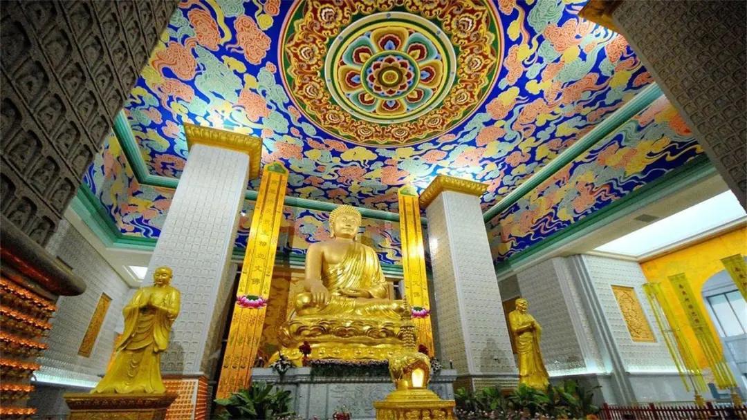 拍网贷广告劝农民工坐飞机,怂恿农民工升舱