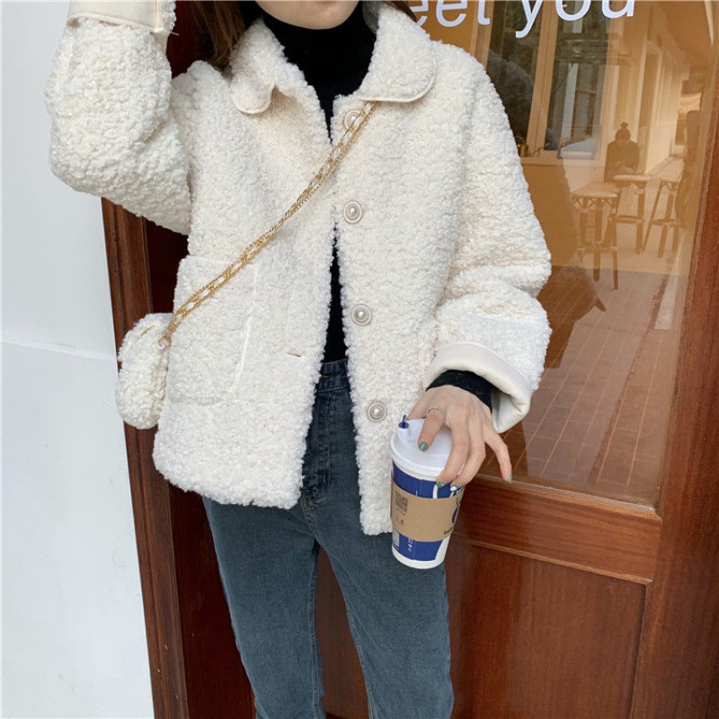 冬季必备羊羔毛外套谁穿谁好看,冬天保暖穿搭还得看羊羔毛外套