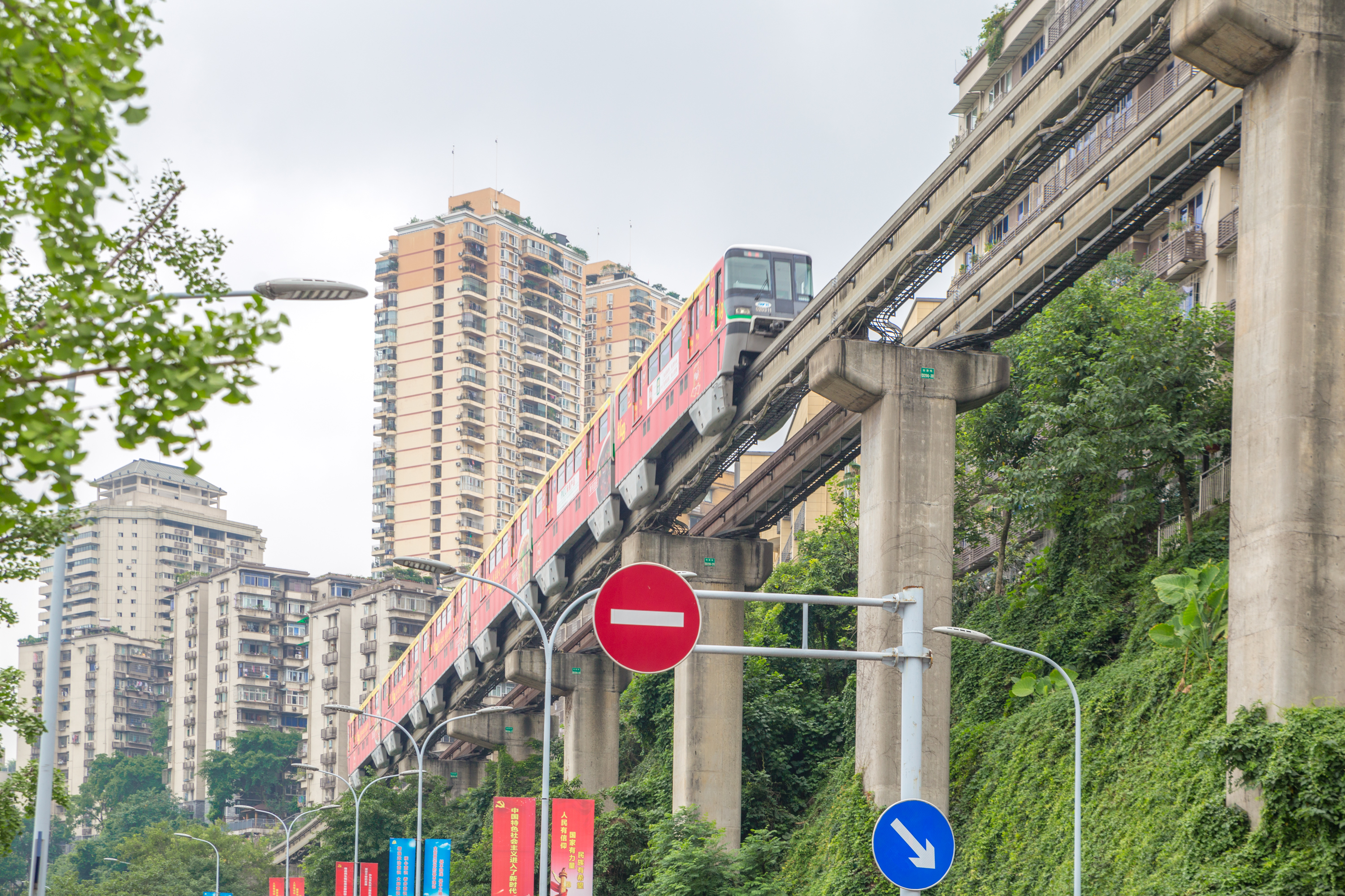 成都和重庆哪个更适合旅游,成都与重庆哪个更好