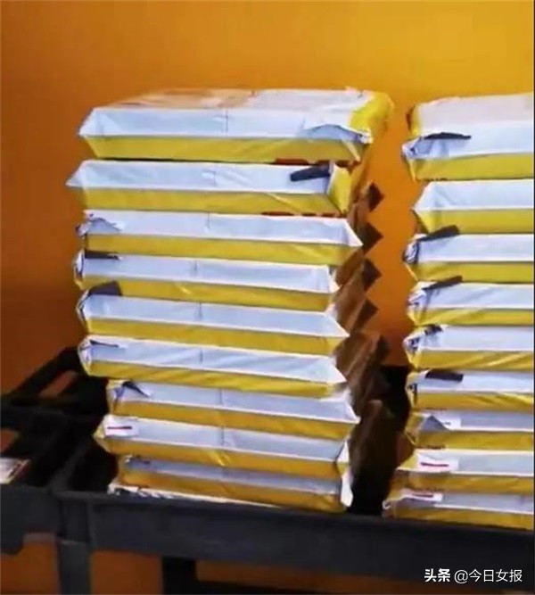 危难时刻更见真情,危难时刻见真情的女人