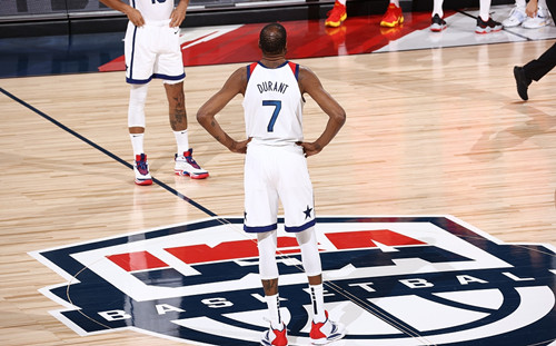 杜兰特100%命中率砍下17分7板5助,杜兰特13中12是哪场比赛