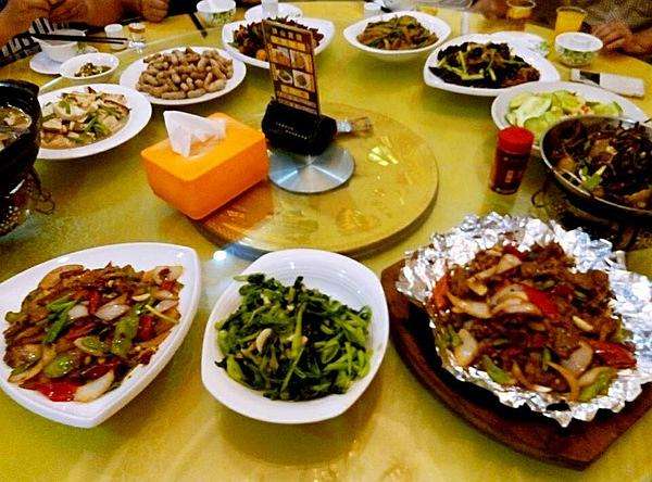 山庄尊品280半斤酒,山庄尊品28042度是纯粮食酒吗