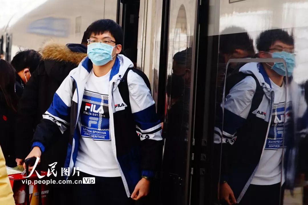 战疫中的40个瞬间,战疫二十四小时纪录片感悟