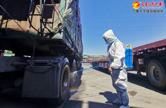 乌鲁木齐大型商贸批发市场细化防疫措施