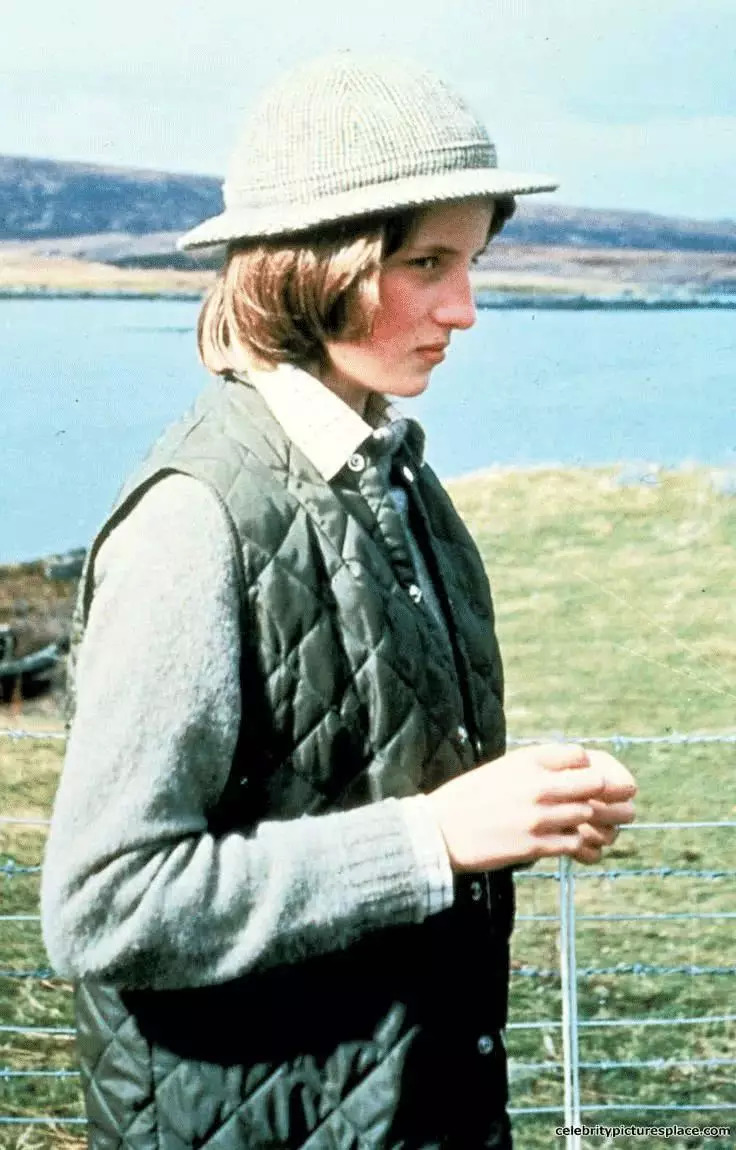 复古菱格双肩包香奈儿,香奈儿大号包包穿搭