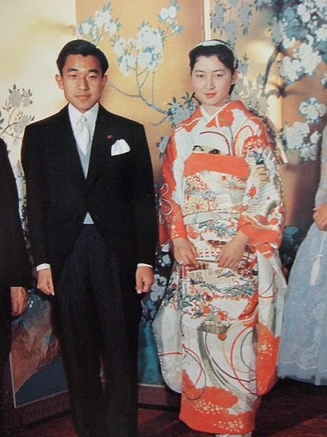 良子皇后为什么不喜欢美智子,良子皇后眯眯眼