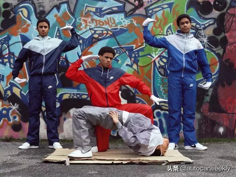 是时候穿卫衣骚起来了——瞧瞧张小龙