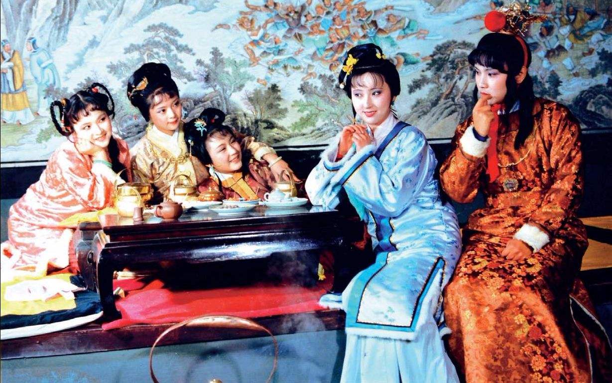 红楼梦87版10版演员对比,老版红楼梦演员照片对比