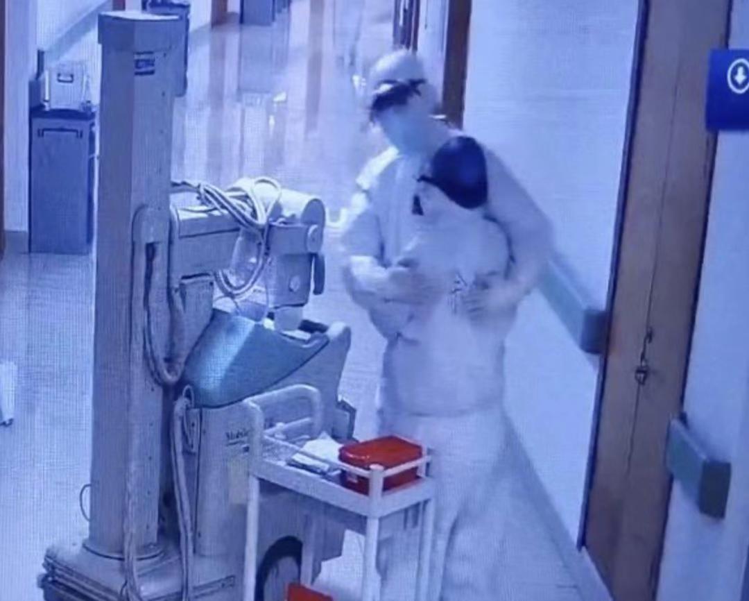 疫情面前，请看看他们......