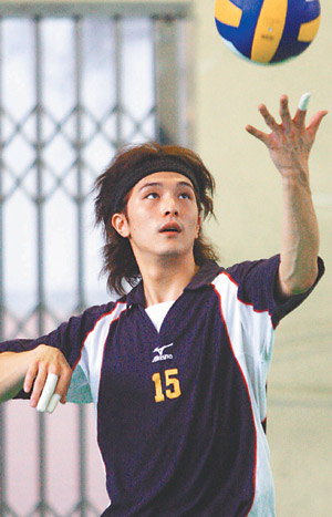 邱泽身价多少亿,邱泽资料及照片