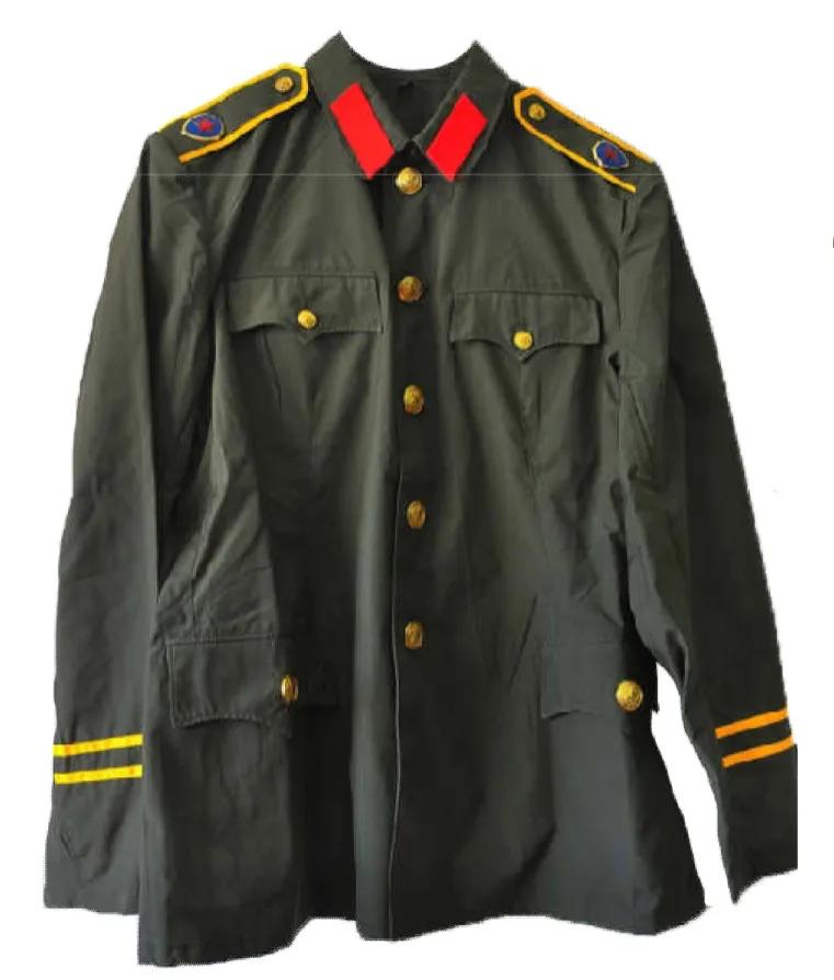 70年代穿白色警服的警察一身正气,监狱警察警服变迁史