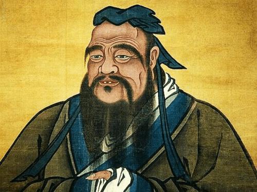 孔子画像中的两颗牙为啥那么大,为什么孔子画像会露出两颗牙